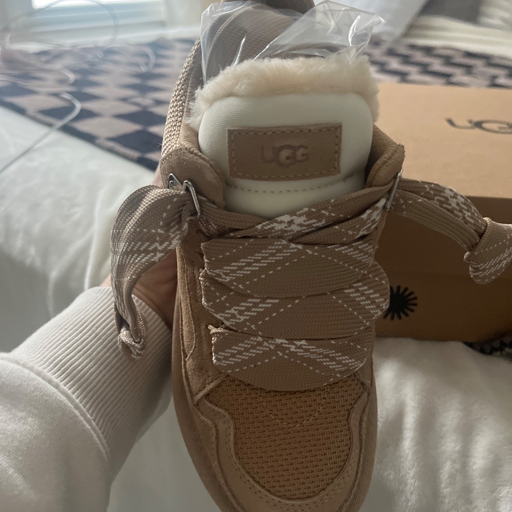 Ugg lowmel - Picture 2 of 4
